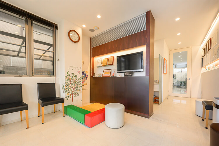 待合室（キッズスペースあり）