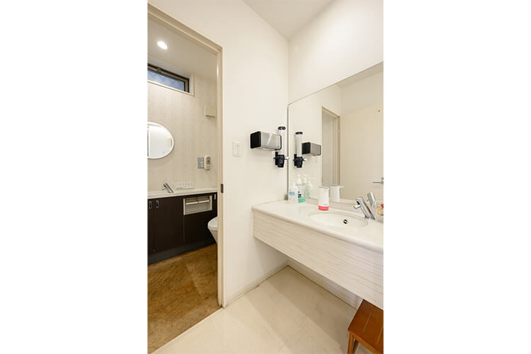 パウダールーム