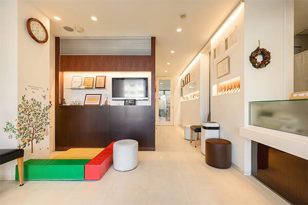 氷川デンタルクリニック 待合室(キッズスペース)